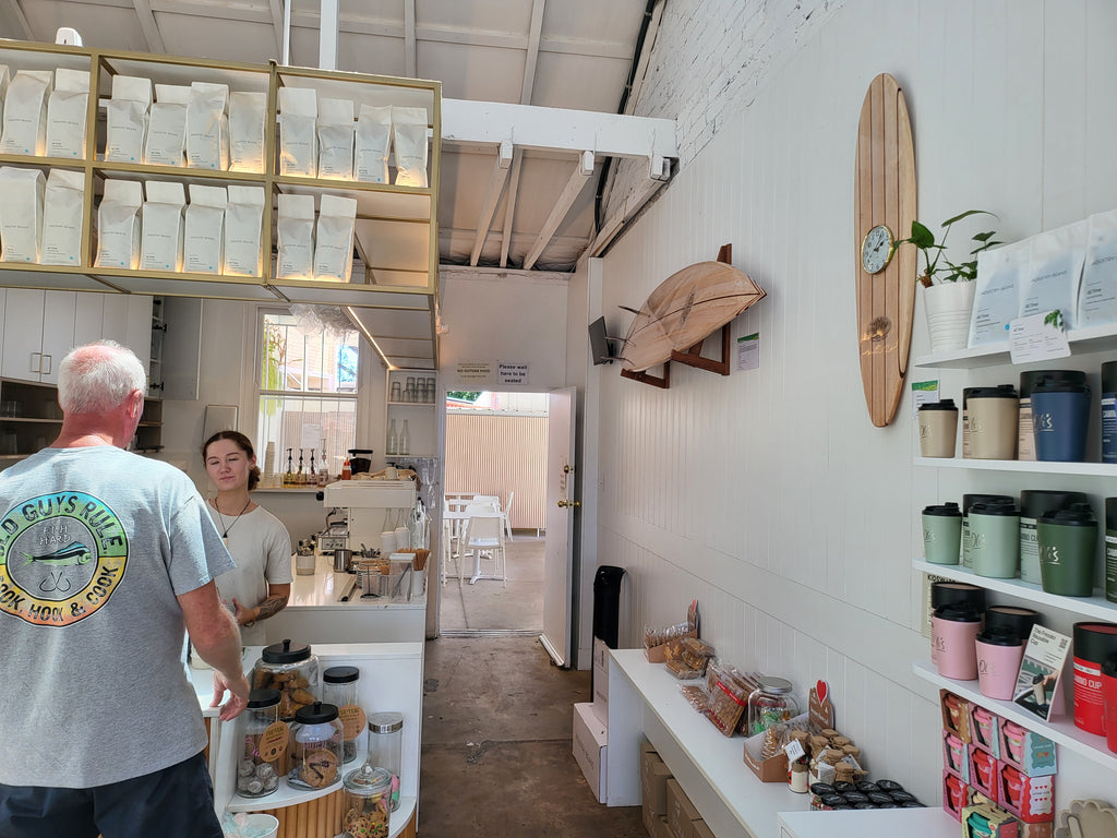 500mm mini longboards - surfboards on a stand