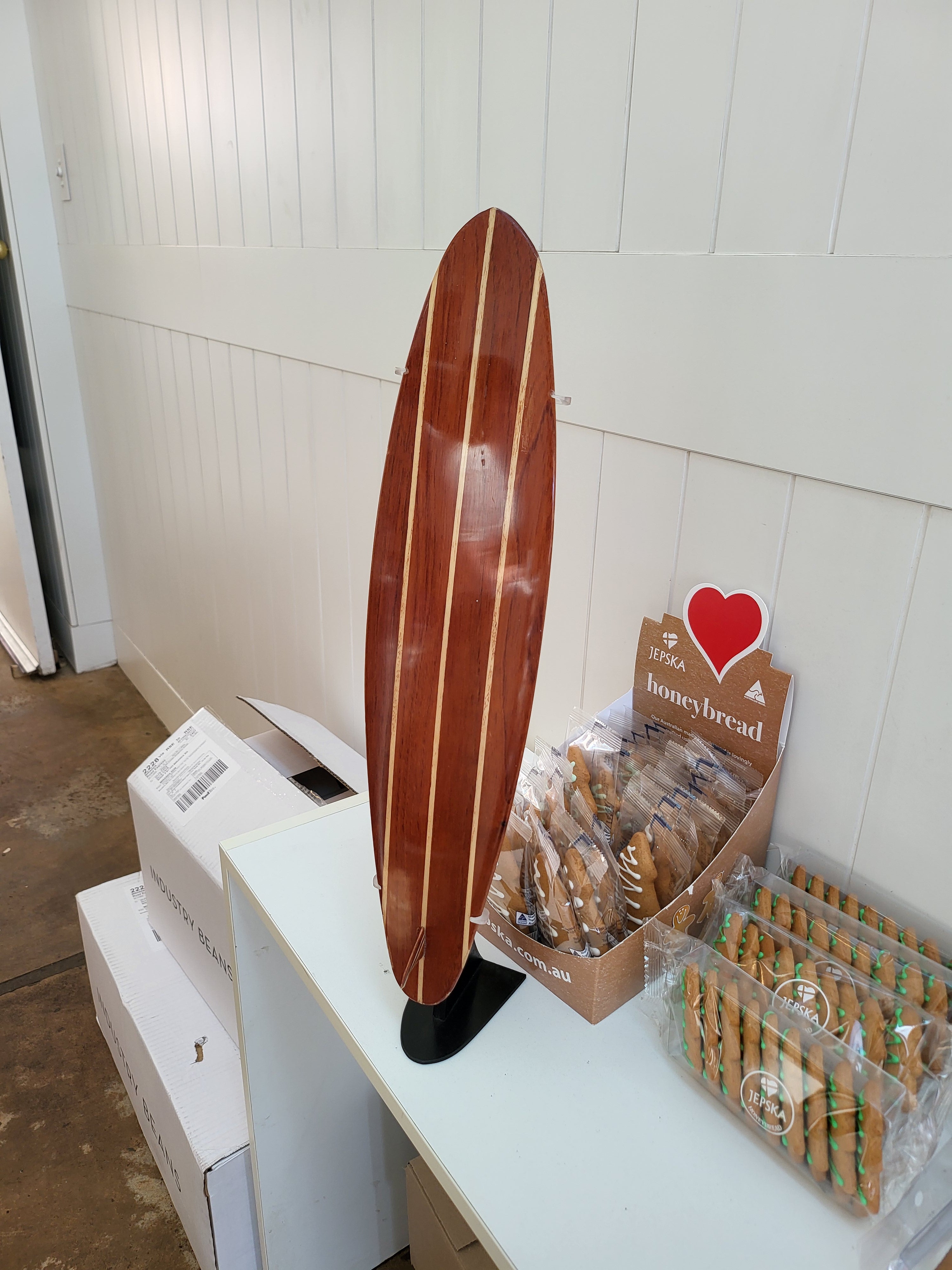 500mm mini longboards - surfboards on a stand
