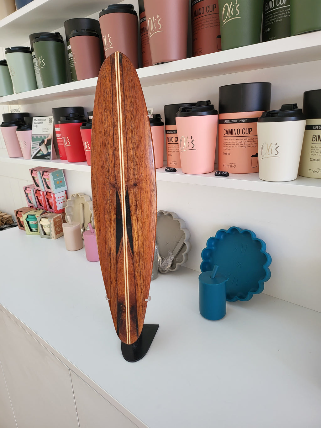 500mm mini longboards - surfboards on a stand