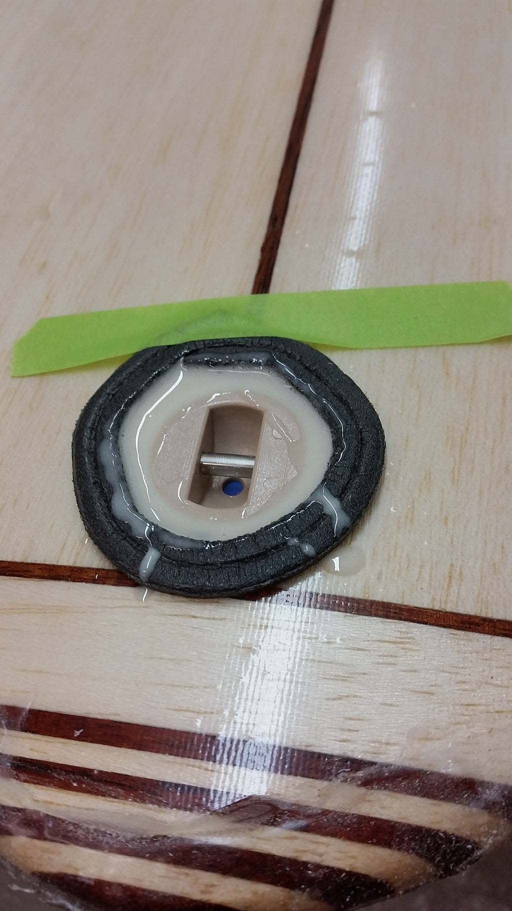 Legrope or leash plug in black or white or wood colour