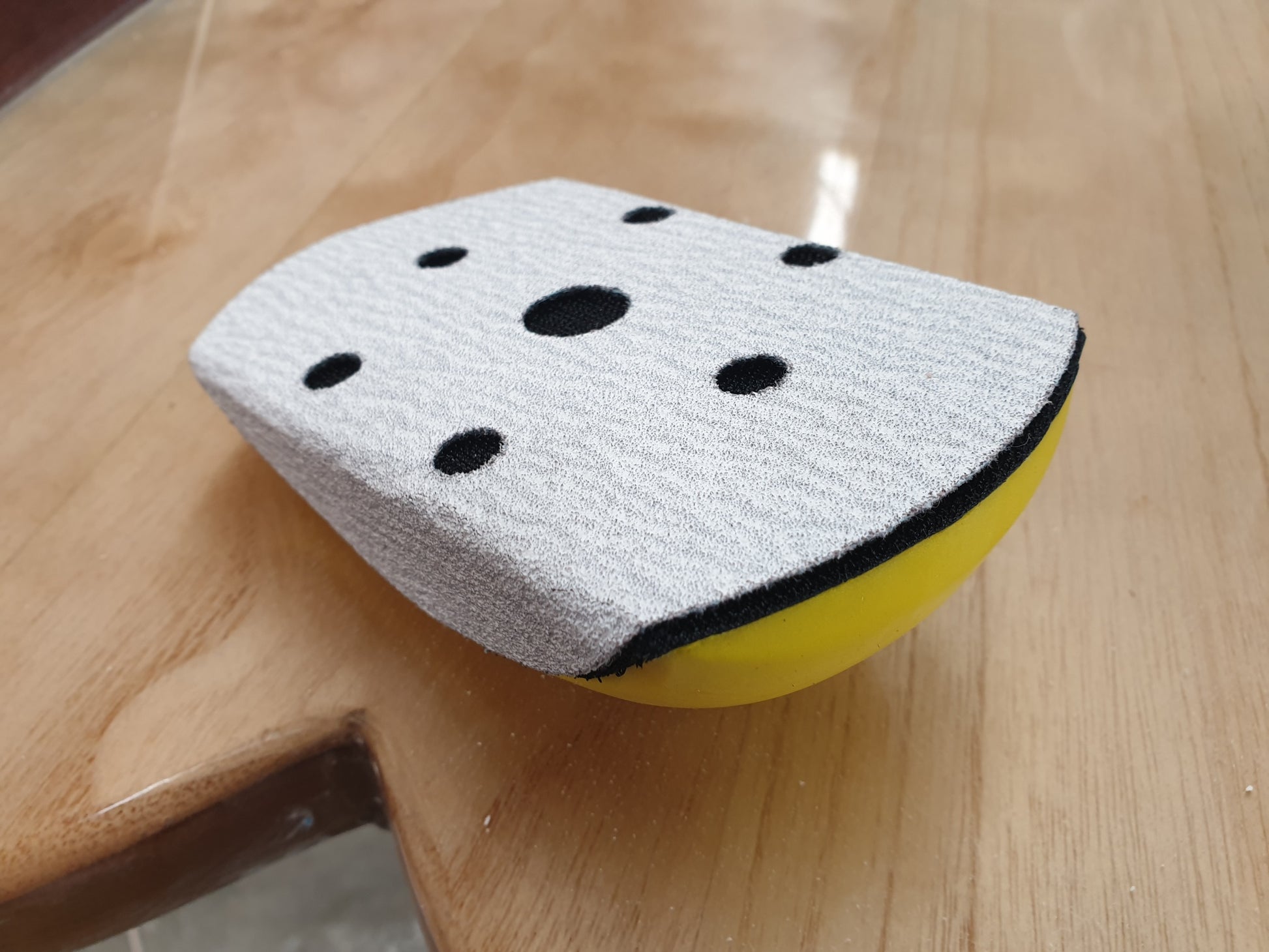 Cam velcro rubbing or sanding block